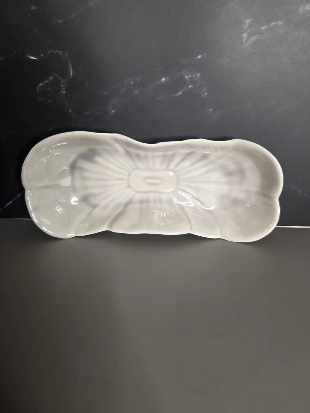 Roselane California Pasadena Porcelain Gray Tray